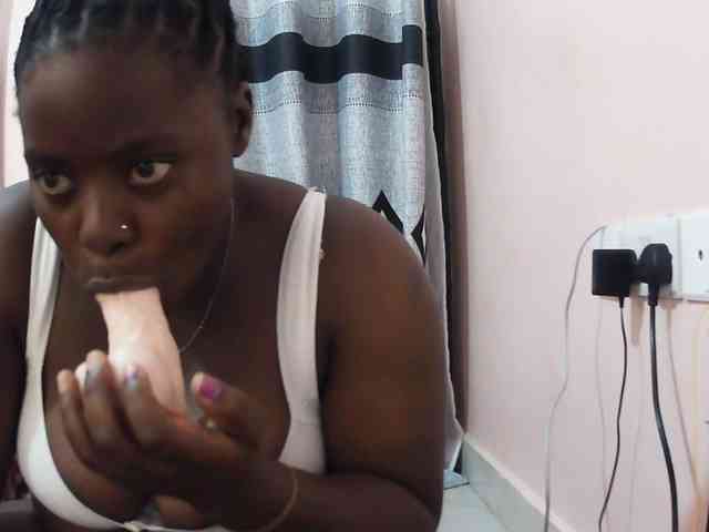 Model: Sexxy-red