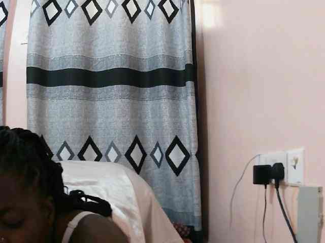 Model: Sexxy-red