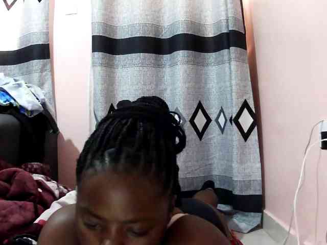 Model: Sexxy-red