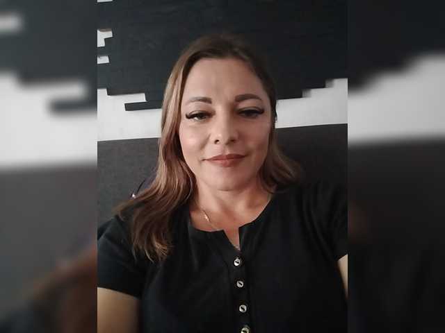 Ellazo live cam on BongaCams
