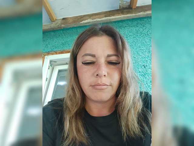 Ellazo live cam on BongaCams