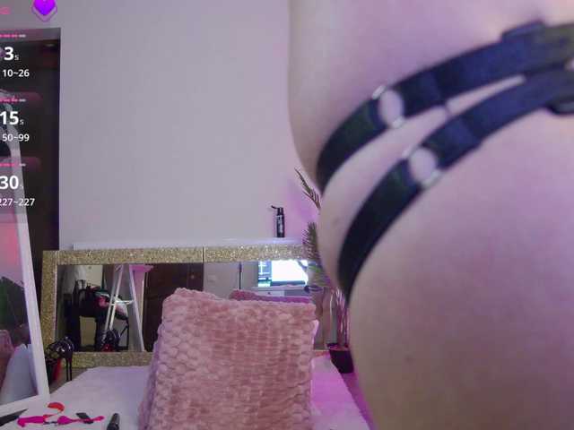 AriannaAri live cam on BongaCams