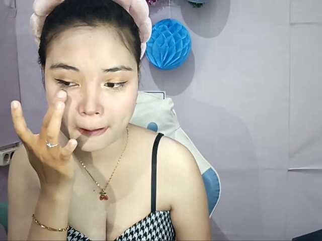 SalleyMcneese live cam on BongaCams