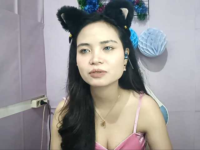 SalleyMcneese live cam on BongaCams
