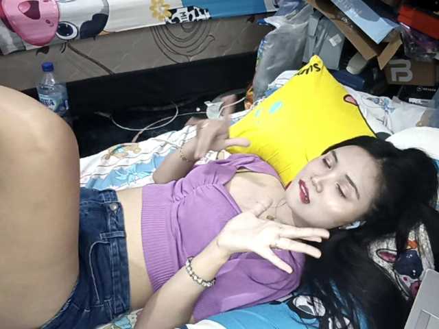 SalleyMcneese live cam on BongaCams