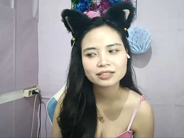SalleyMcneese live cam on BongaCams