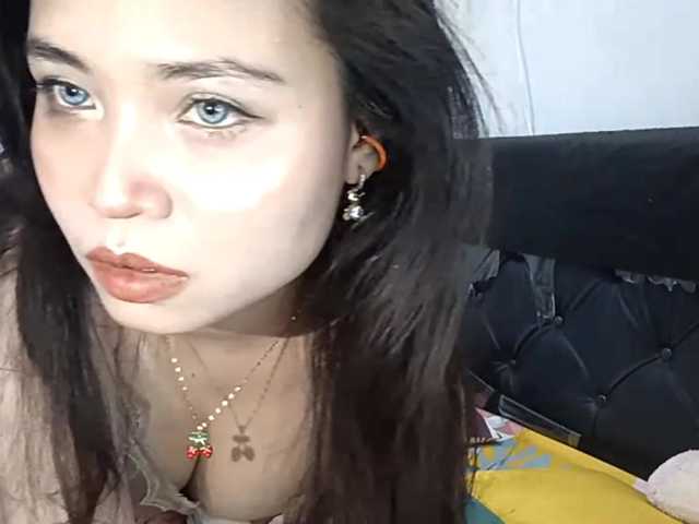 SalleyMcneese live cam on BongaCams