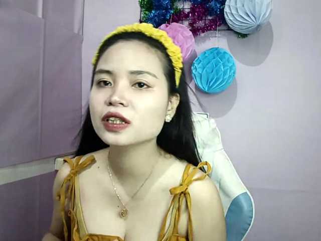 SalleyMcneese live cam on BongaCams