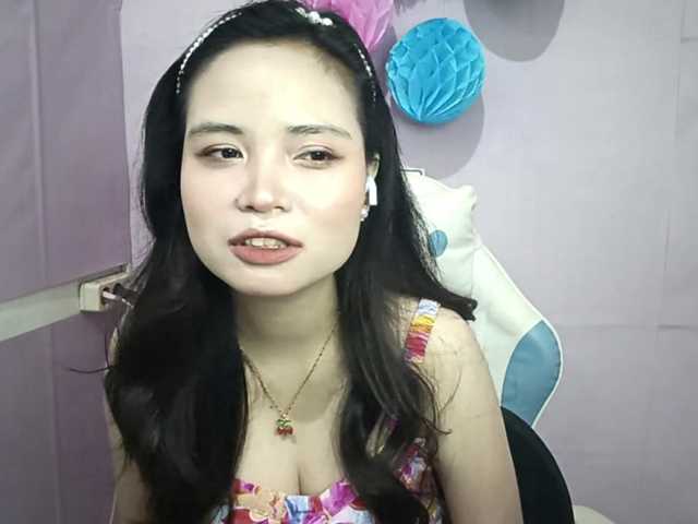 SalleyMcneese live cam on BongaCams
