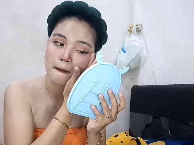 ValerieHofmann webcam