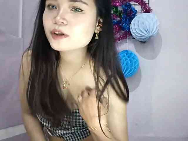 AmeliaAllTheWay webcam