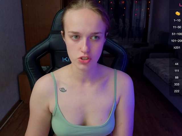 evallusion live cam on BongaCams