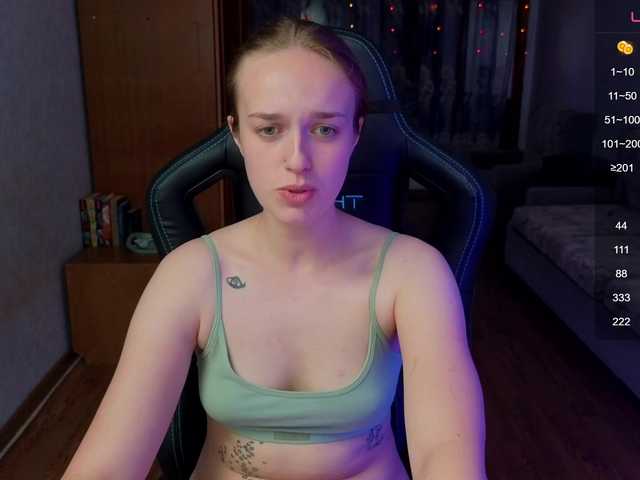 evallusion live cam on BongaCams