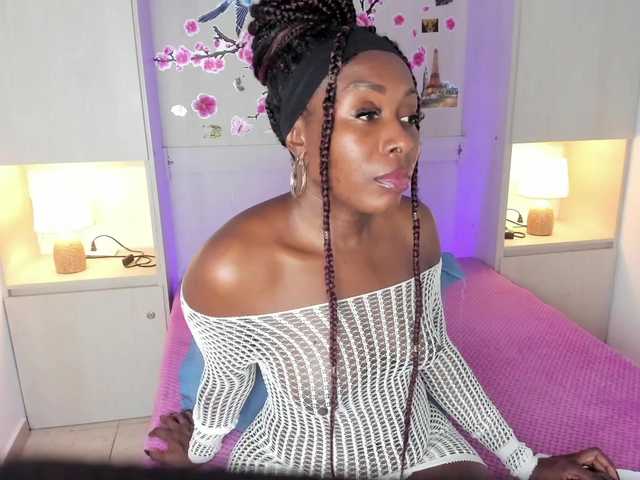 TaylorBloom live cam on BongaCams