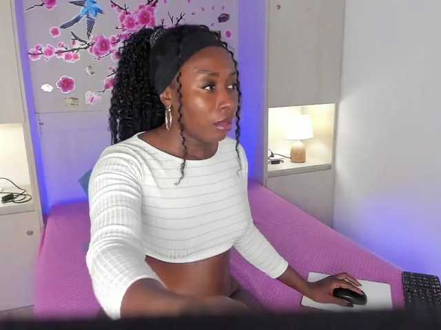 TaylorBloom live cam on BongaCams