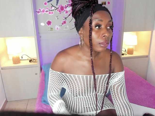 TaylorBloom live cam on BongaCams