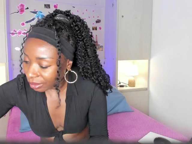 TaylorBloom live cam on BongaCams