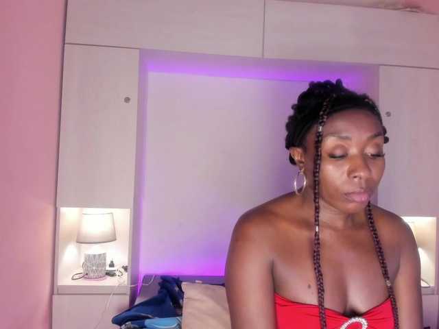 TaylorBloom live webcam show