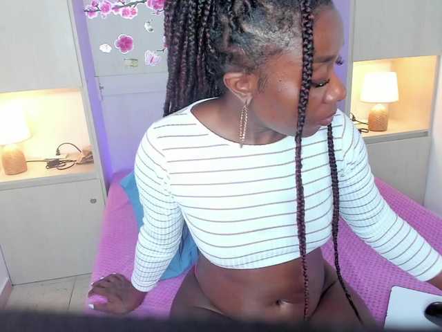 TaylorBloom live cam on BongaCams
