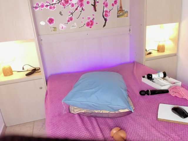 TaylorBloom live cam on BongaCams