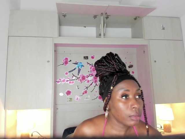 TaylorBloom live cam on BongaCams
