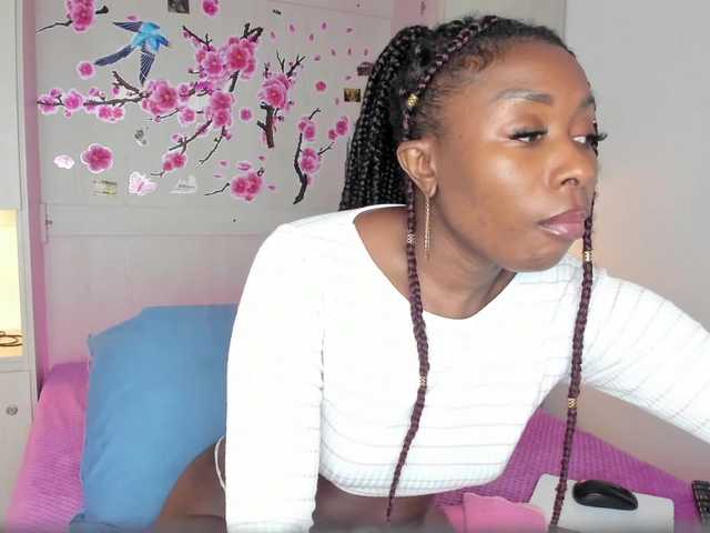 TaylorBloom live cam on BongaCams