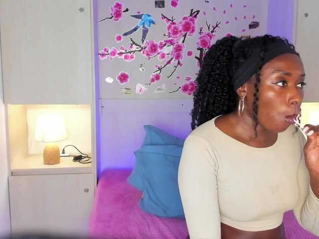 TaylorBloom live cam on BongaCams
