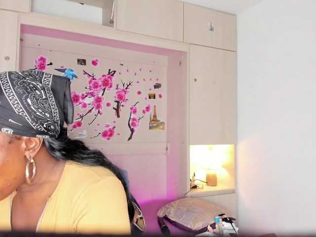 TaylorBloom live cam on BongaCams