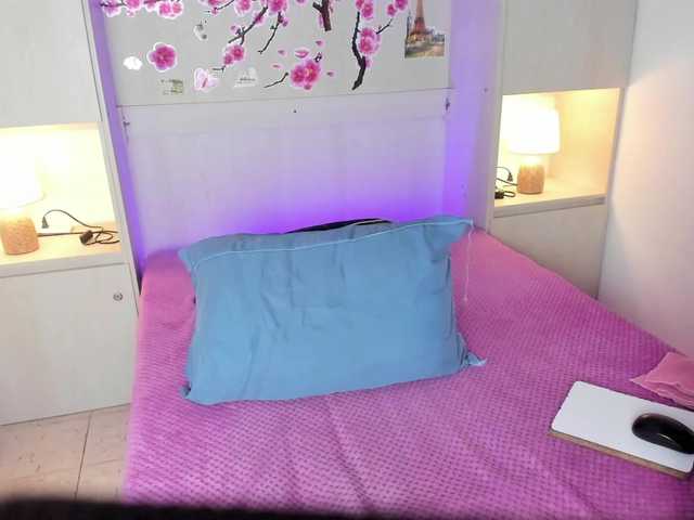 TaylorBloom live cam on BongaCams