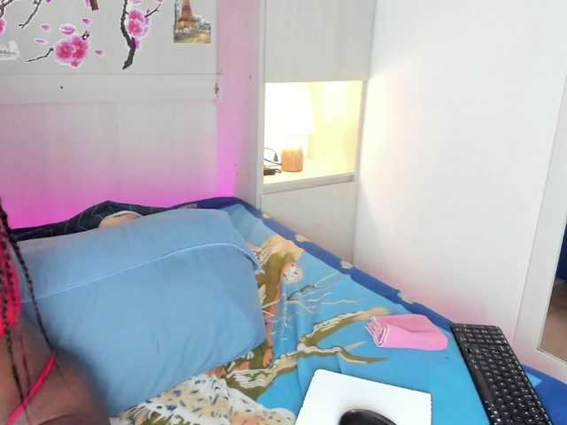 TaylorBloom live webcam show