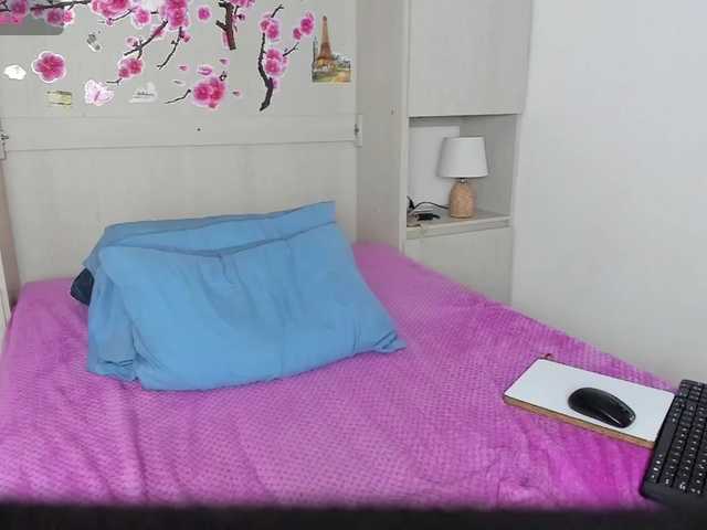 TaylorBloom live cam on BongaCams