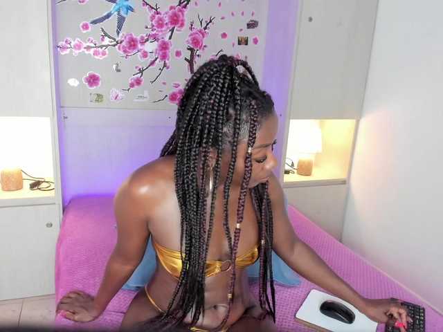 TaylorBloom live cam on BongaCams