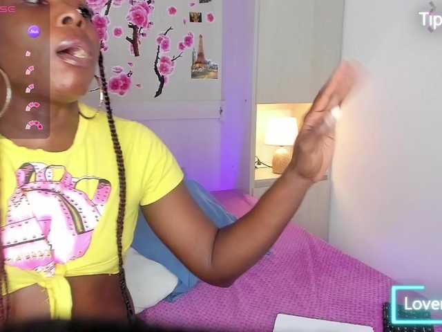 TaylorBloom live cam on BongaCams