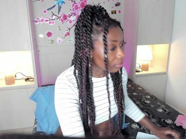 TaylorBloom live cam on BongaCams