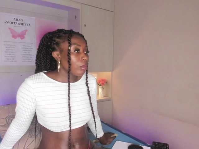 TaylorBloom live webcam show