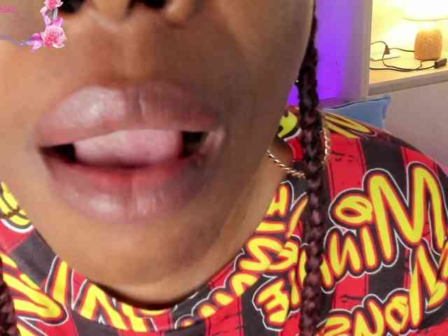 TaylorBloom webcam
