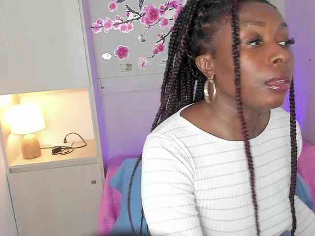 TaylorBloom webcam