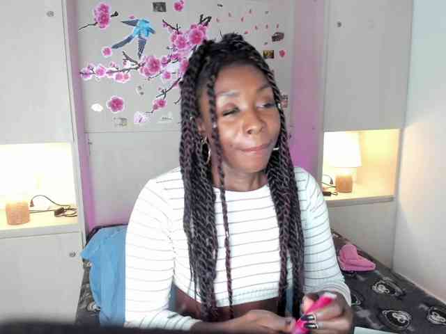 TaylorBloom Live Webcam on BongaCams