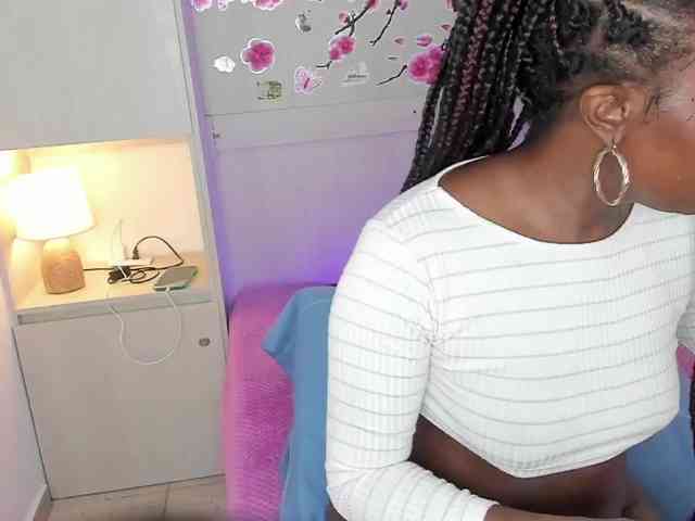 TaylorBloom webcam