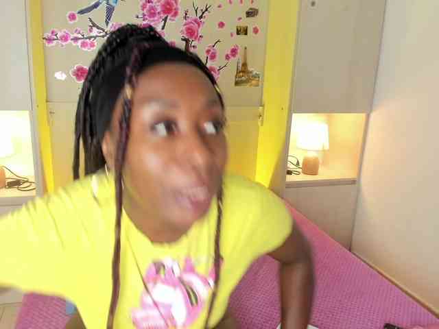 TaylorBloom webcam