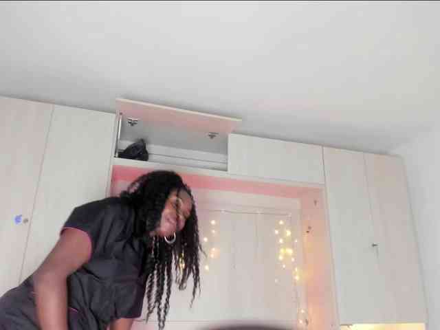 TaylorBloom webcam