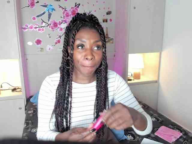 TaylorBloom Live Webcam on BongaCams