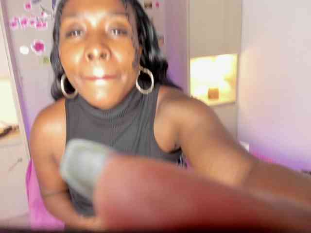 TaylorBloom webcam