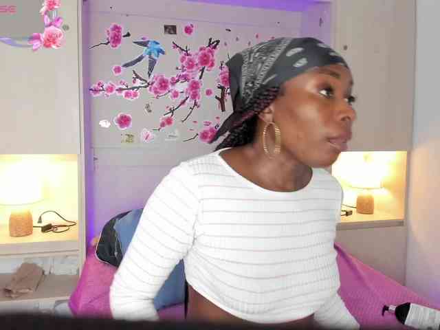 TaylorBloom webcam