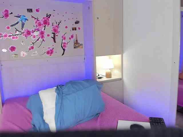 TaylorBloom webcam