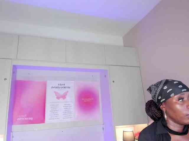 TaylorBloom webcam
