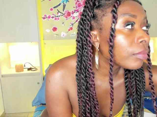 TaylorBloom webcam