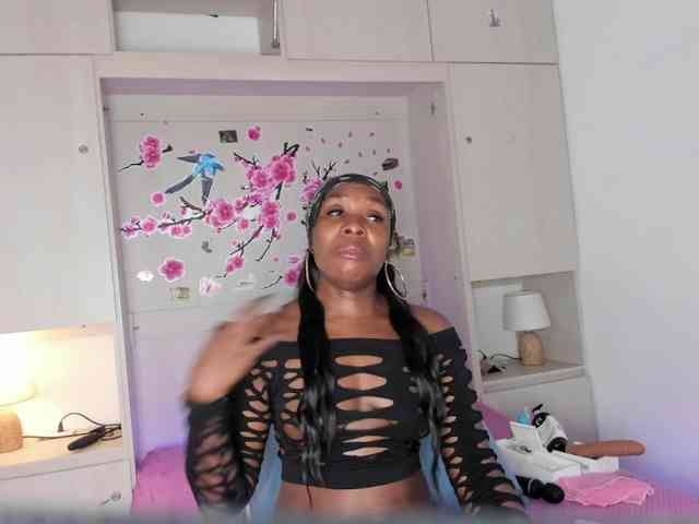 TaylorBloom Live Webcam on BongaCams