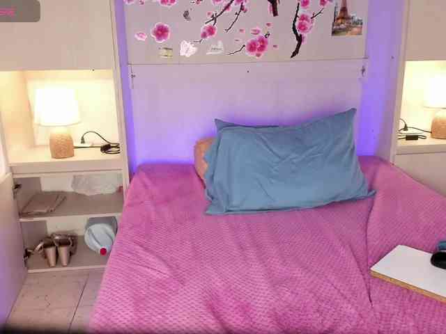 TaylorBloom webcam