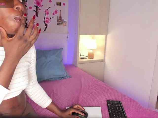 TaylorBloom webcam